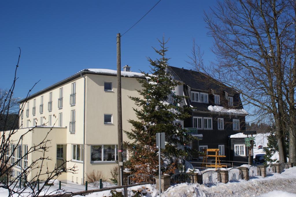 Hotel Haus Oberland Masserberg Exterior foto